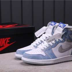 Air Jordan 1 High OG "Hyper Royal" 555088-402