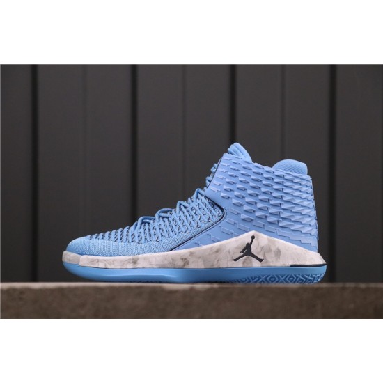 Air Jordan 32 'UNC "AA1253-401 Modrá